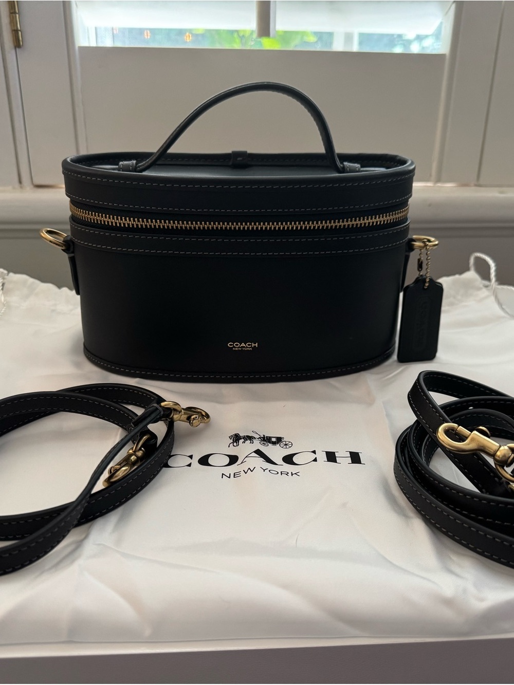Coach Originals Trail Bag Black with Gold Hardware Glovetanned Leather Like New